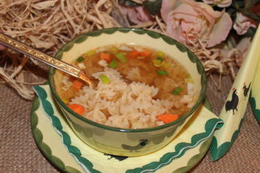 Hühner-Nudelsuppe mit Schleifchennudeln