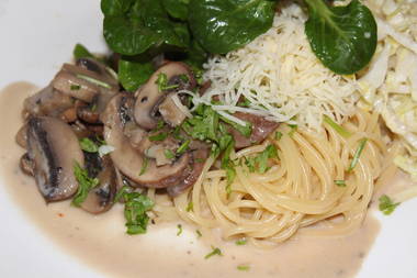 Spaghetti mit frischen Stein - Champignons