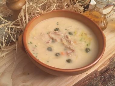 Saure Kuttelsuppe mit Kapern