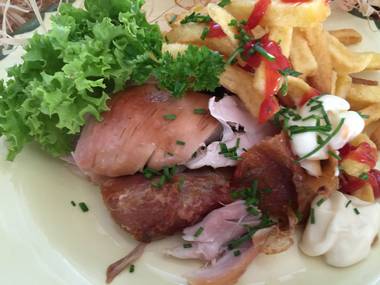 Grillh&auml;hnchen mit selbstgemachten Pommes Frites