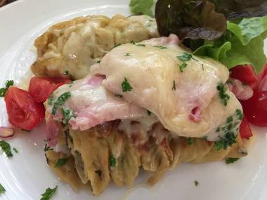 Schwäbische Maultaschen Der Klassiker mit Schinken und Käse überbacken