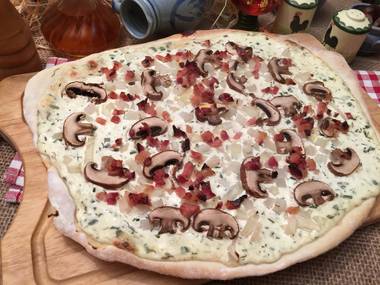 Arnos Schwarzwälder Flammkuchen