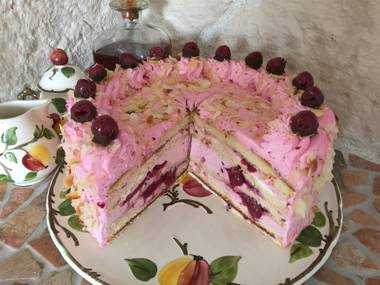Schwarzwälder Mandel-Kirsch-Sahnetorte