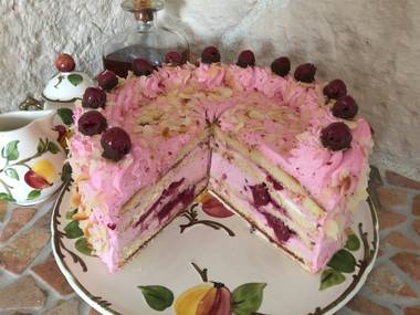 Schwarzwälder Mandel-Kirsch-Sahnetorte