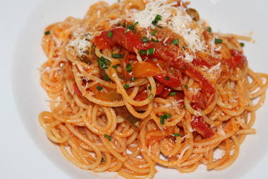 Spaghetti mit Paprika Zwiebelragout