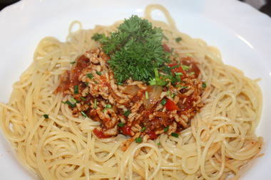 Spaghetti mit Arnos Putenragout