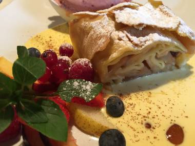 Badischer Apfelstrudel mit Vanillesoße