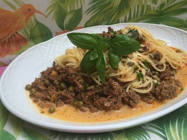Spaghetti mit Hackfleisch Ragout süß-sauer