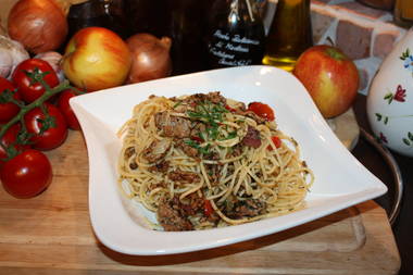 Spaghetti Bolognese mit Oliven