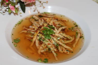 Schwäbische Kräuterflädle-Suppe