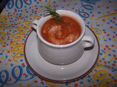 Schwarzwälder Kuttelsuppe mit Tomaten