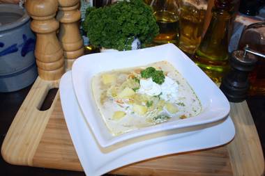 Rahmkohlsuppe mit Kartoffelwürfel