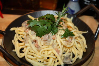 Spätzle mit saurer Leber