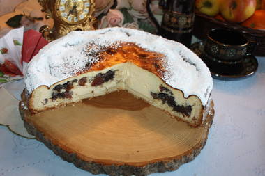 Käsekuchen mit Mohn und Rumrosinen