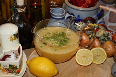 Zitronen-Kräuter-Salatsoße